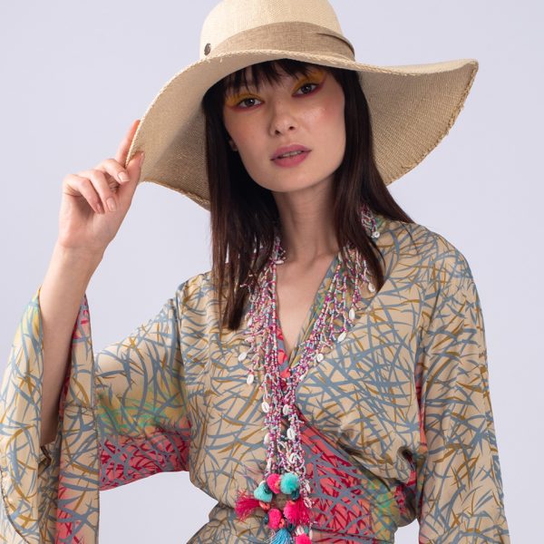 MAT HAT IN ECRU COLOUR AND A BOW