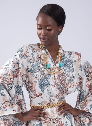 LAYERED CHAIN NECKLACE WITH SEMIPRECIOUS STONES AND PEARLS