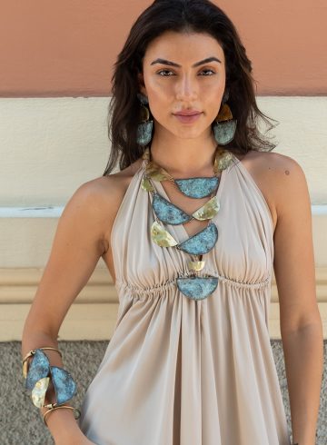 LONG BRASS NECKLACE WITH SEMICIRCLES IN GOLD AND TUQUOISE COLOUR