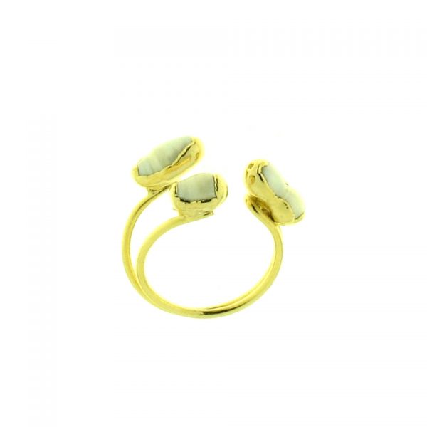 RING WITH FRESHWATER PEARLS